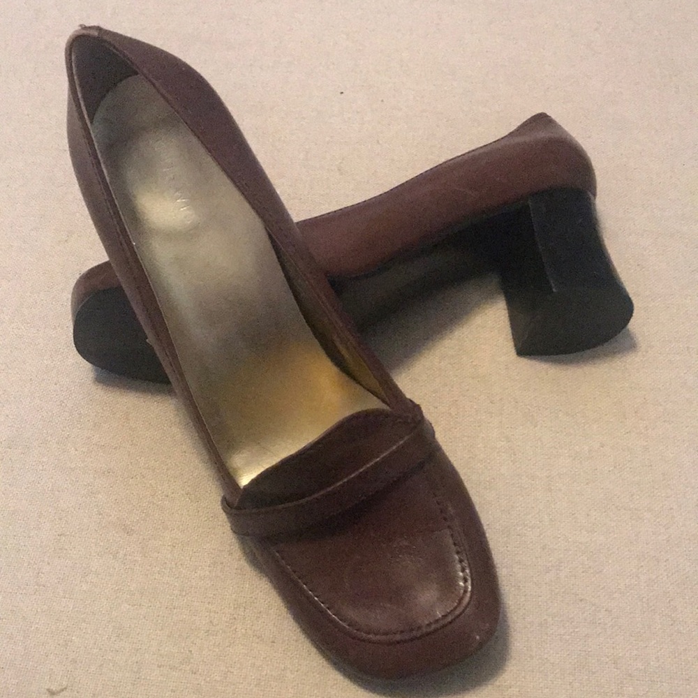 Vintage Like New Loafer Heals